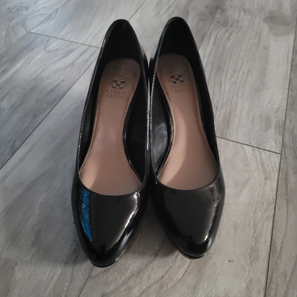Vince Camuto Desti Patent Leather Pumps size 6.5M